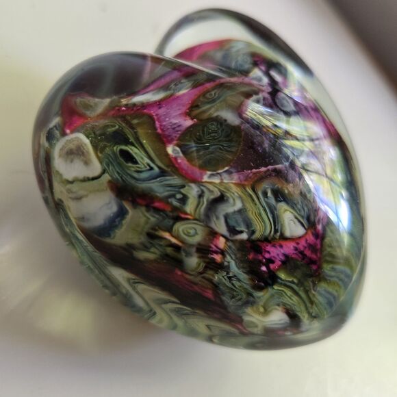 Robert Eickholt Heart Shaped Blown Glass Paperweight Green Purple Signed Vintage - Picture 10 of 12